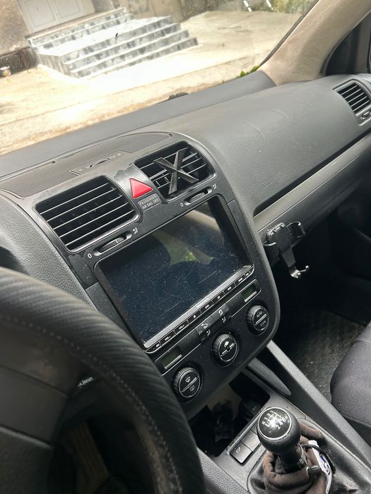Автомобил  Golf 5