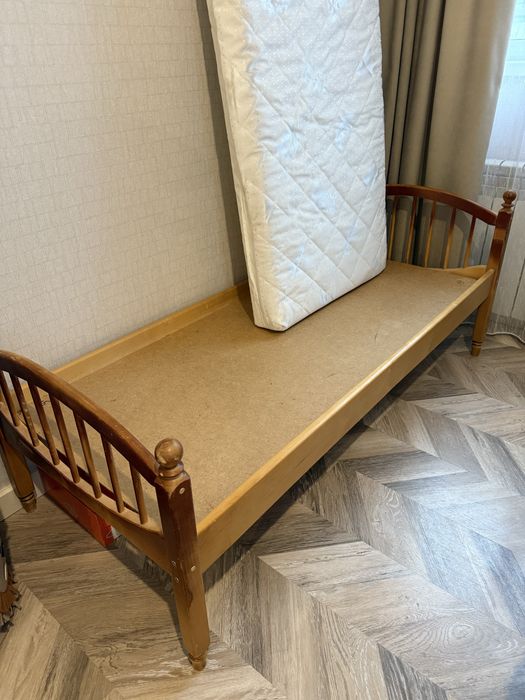 Продам кровать + матрас