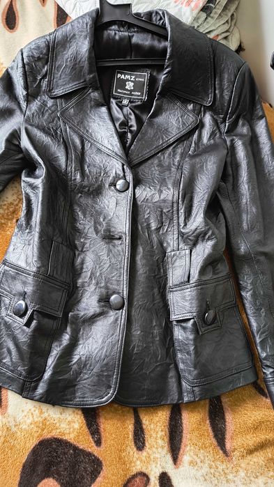 Дамско кожено сако черно