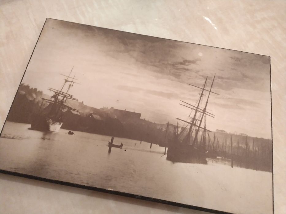 Старинно дървено пано с лодки от Шотландия