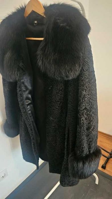 Haina din blana naturala de vulpe neagra