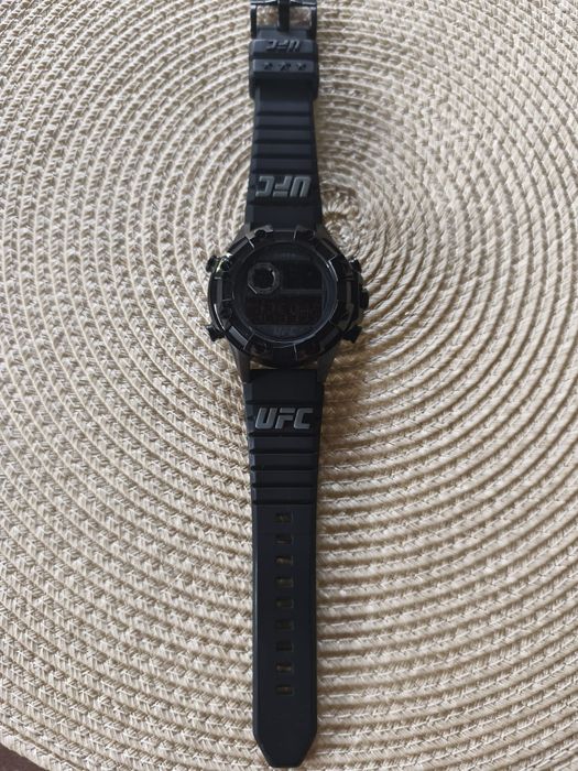 Vând ceas Timex UFC Edition