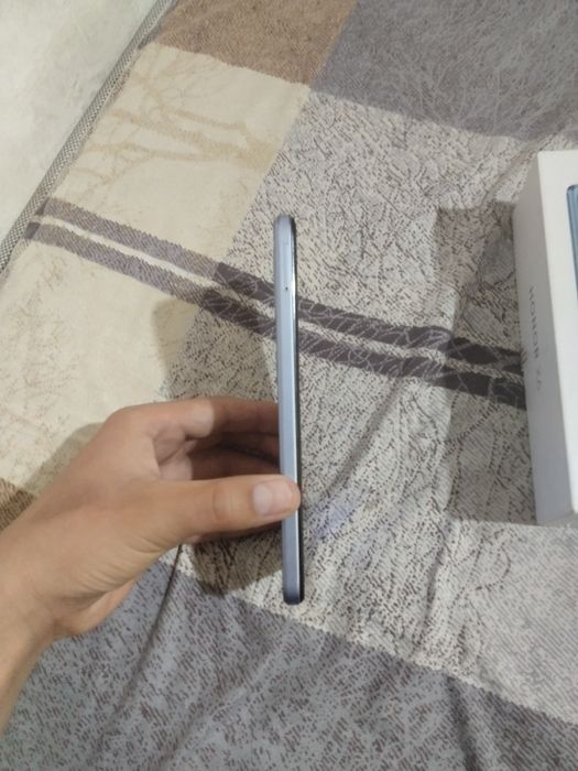 Honor X6  64/4 GB IMEI oʻtgan android versiya 14