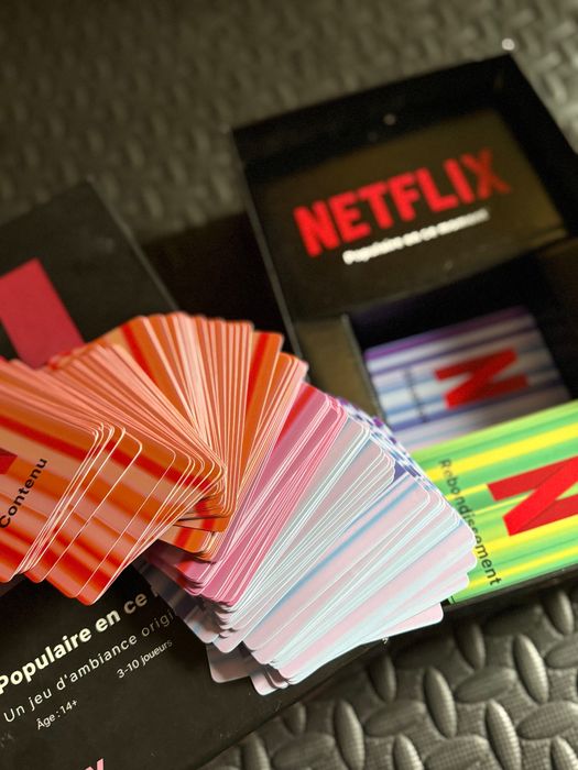 Настолна игра “Netflix - Trending now” френско изднаие / игра с карти