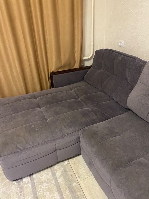 Продаю диван в зал