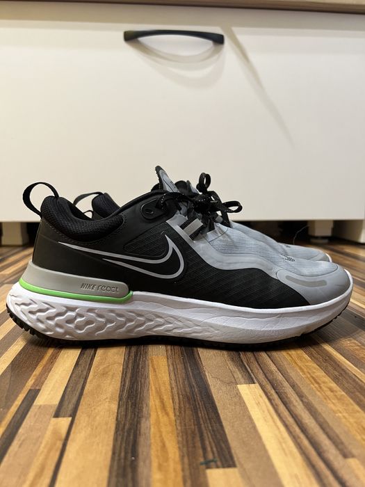 Nike react miler shield obsidian mist-pink blast