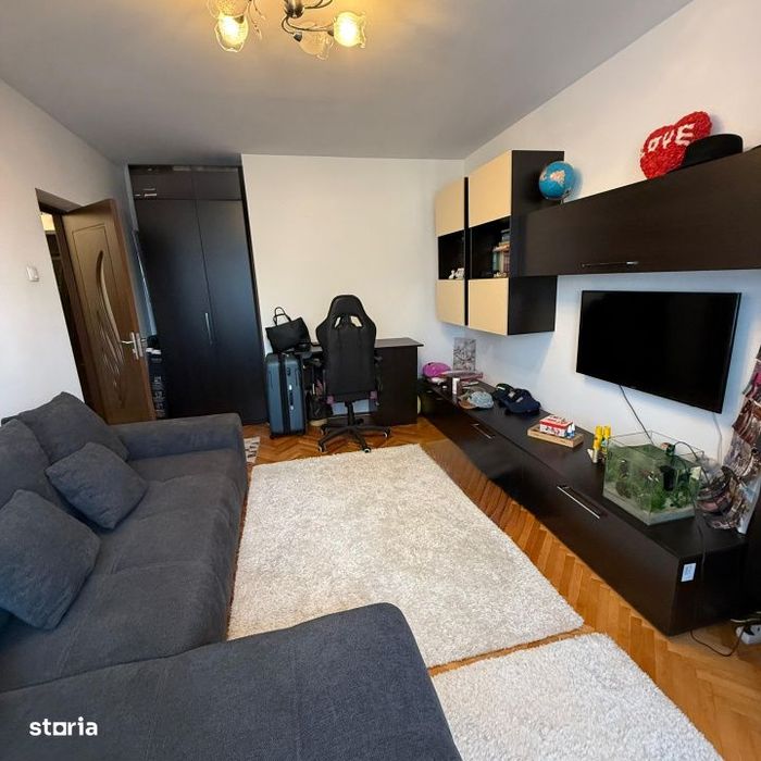 Exclusivitate! - Vanzare apartament cu 3 camere, etaj 1, mobilat si ut