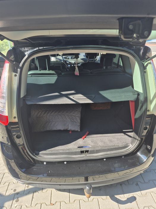 Vând Renault Grand Scenic