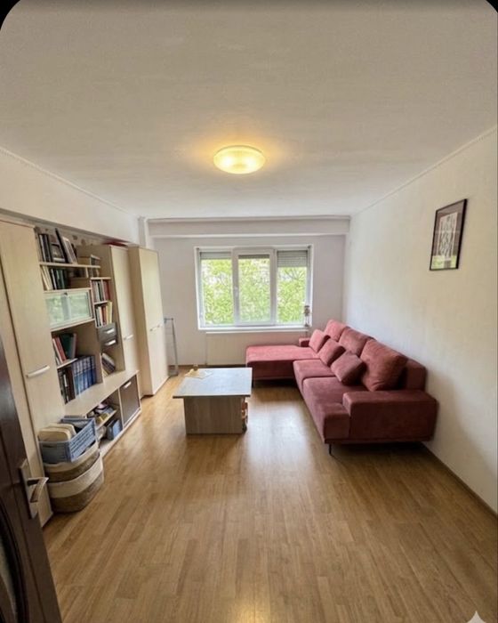PF / Vând apartament 3 camere decomandate tip D . Sf. Apostol Andrei  (lângă biserică)