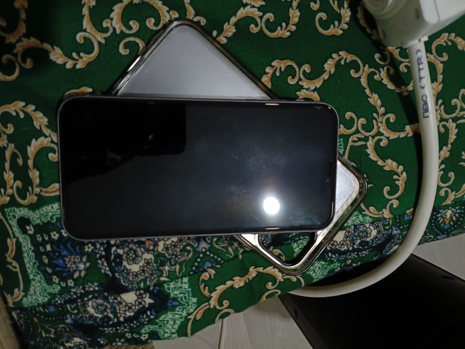 iPhone 11 с гарантией