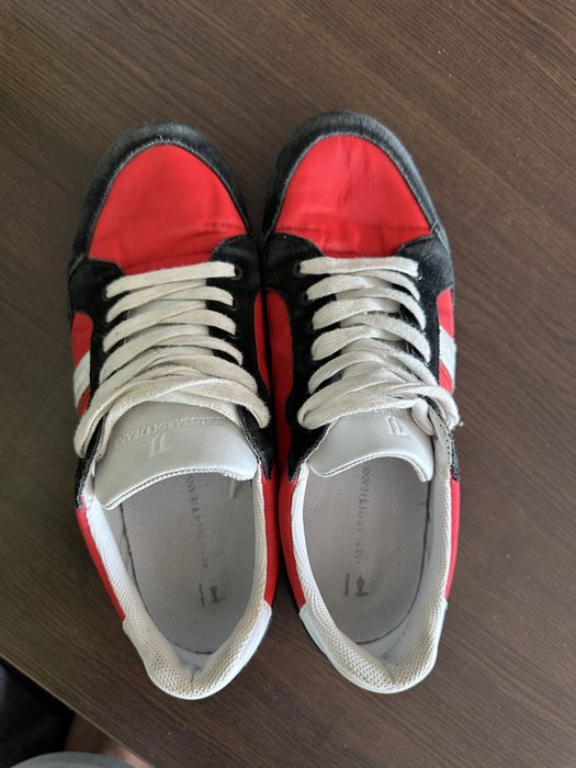 Продавам обувки Trussardi- 42- ри номер (Червени и Сини)