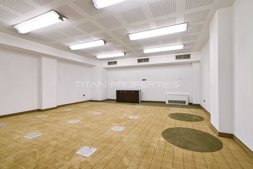 Продава се Офис в София, Център - 1255 кв.м за 2789 €/кв.м - Снимка #2