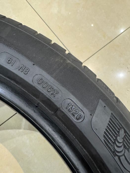 Продам резину 275/40 r21