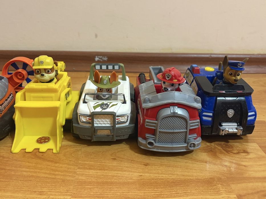 Кула Пес Патрул + фигурки и превозни средства