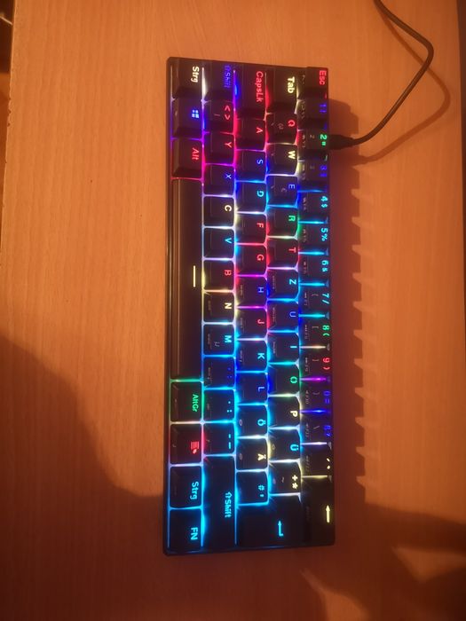 RGB механични гейминг клавиатури