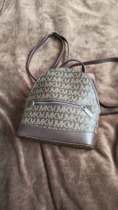Продам сумки все в идеальном состояние