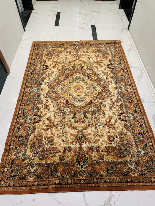 Продам ковер 2х3 метра (шерсть)