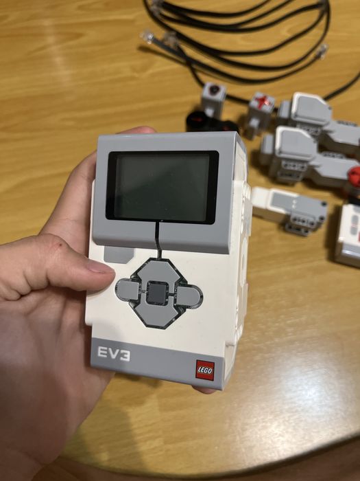 Продам набор электроники ev3