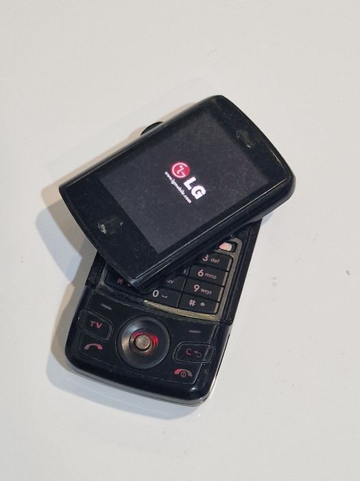 Telefon pentru colecție sau pentru piese fără accesorii