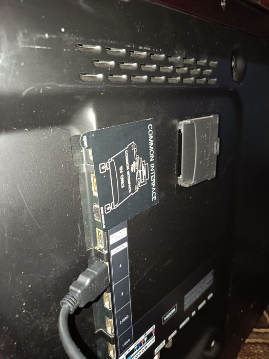 Vând televizor LCD Samsung funcționează fără internet