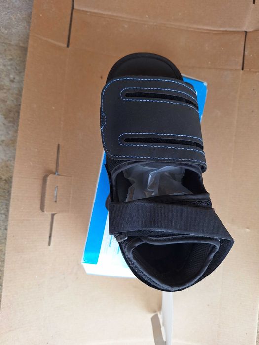 Продавам Постоперативна обувка