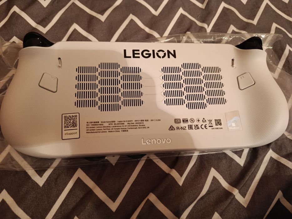 Lenovo legion go S 32 ram/1 tb Steamos