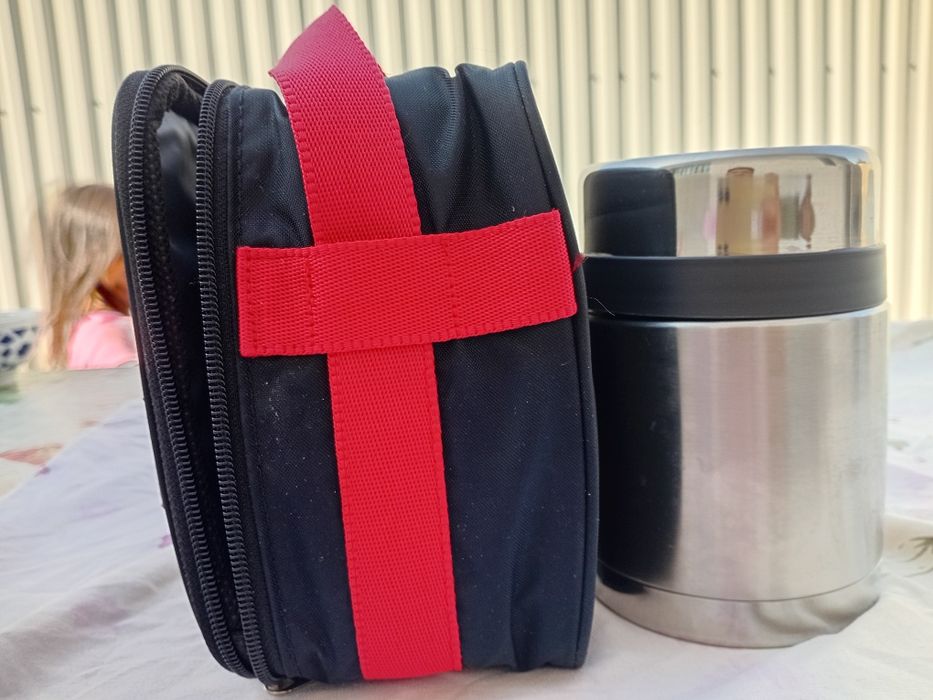 Продам тэрмоз для пиши с сумочку комплект