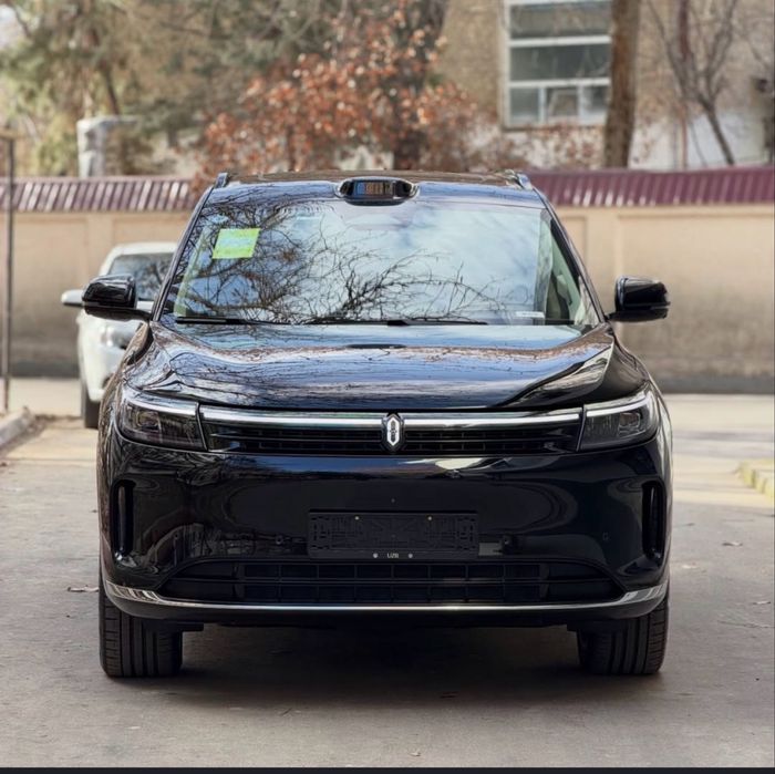 AITO M7 Ultra Full pozitsya