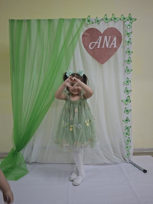 Продам платье на 4-5лет