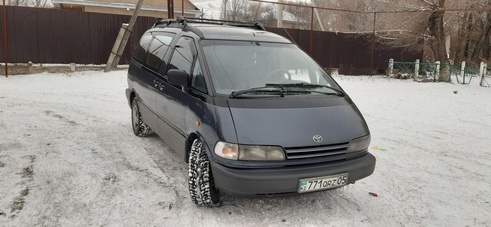 Продам машину Toyota previa