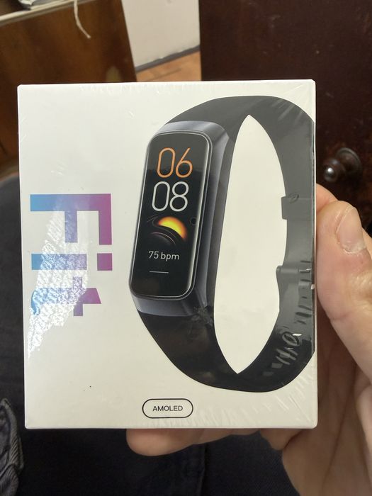 Фитнес гривна-часовник