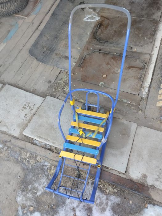 Продам санки хорошие