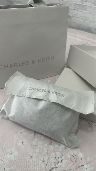 Мини-сумочка Charles & Keith (модель Arwen)