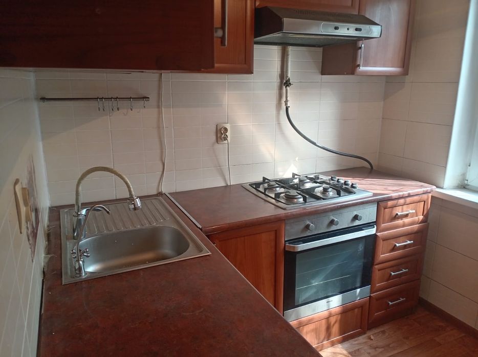 Продам Кухонный гарнитур угловой