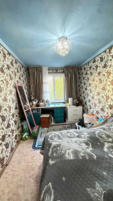 Продаётся самая дешёвая 3-комнатная квартира в 11 мкр. Этаж 1 из 5