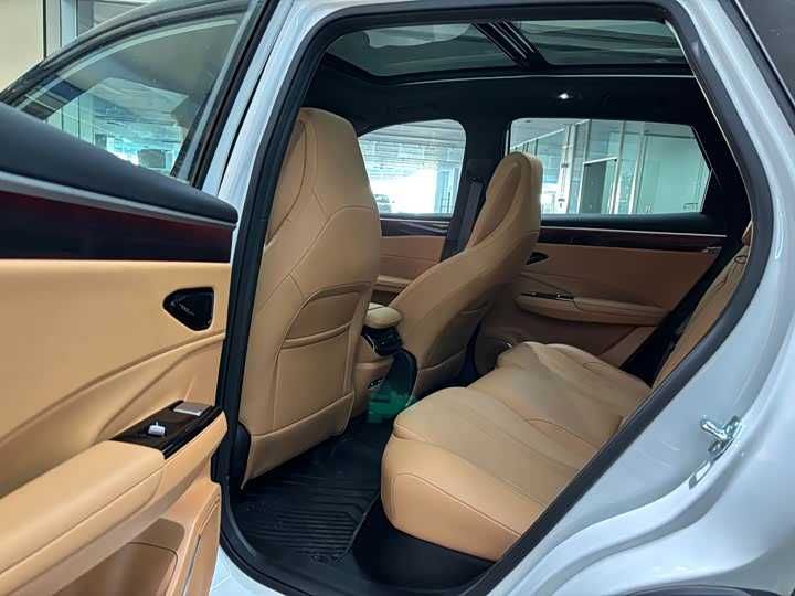 Galaxy L7 2025 EM-i 115km Explorer+ Edition