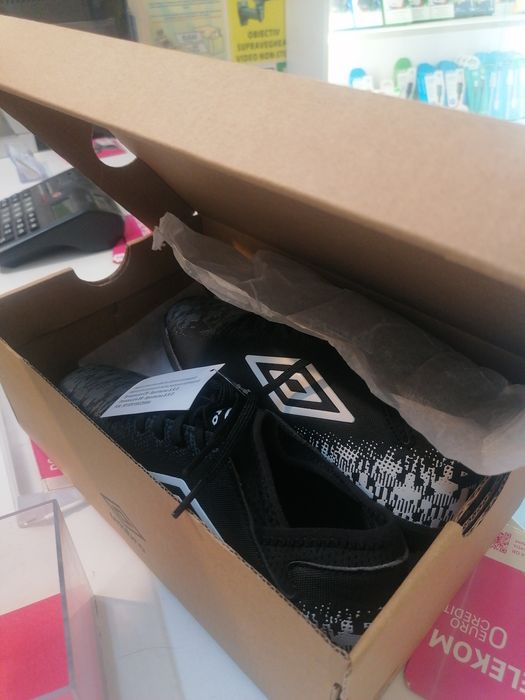 Adidasi Umbro sintetic