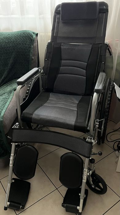 Carut cu rotile spatar si picioare mobile pana la orizontala