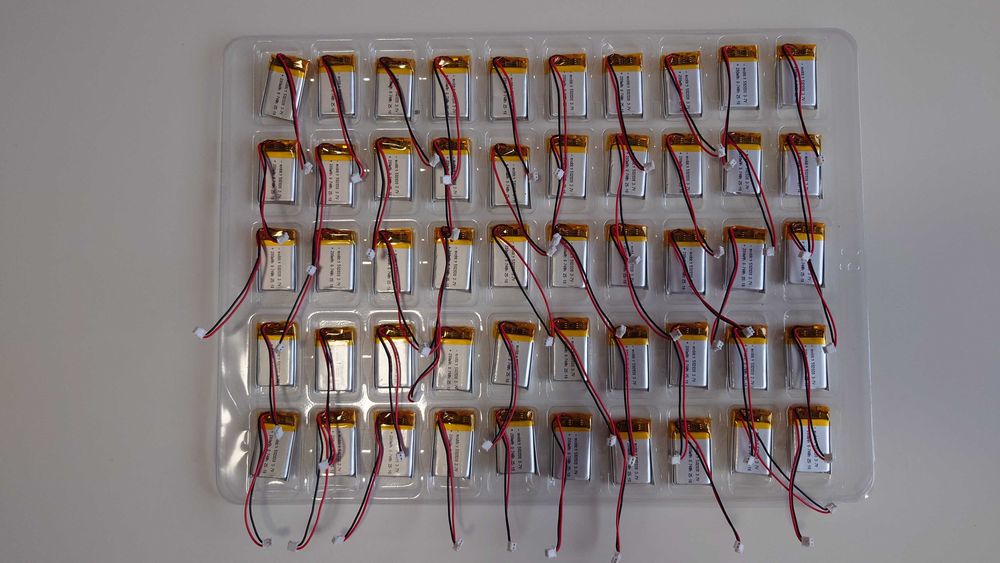 Батерии Li-Po (Lithium Polymer) 3.7V, 0,74Wh.