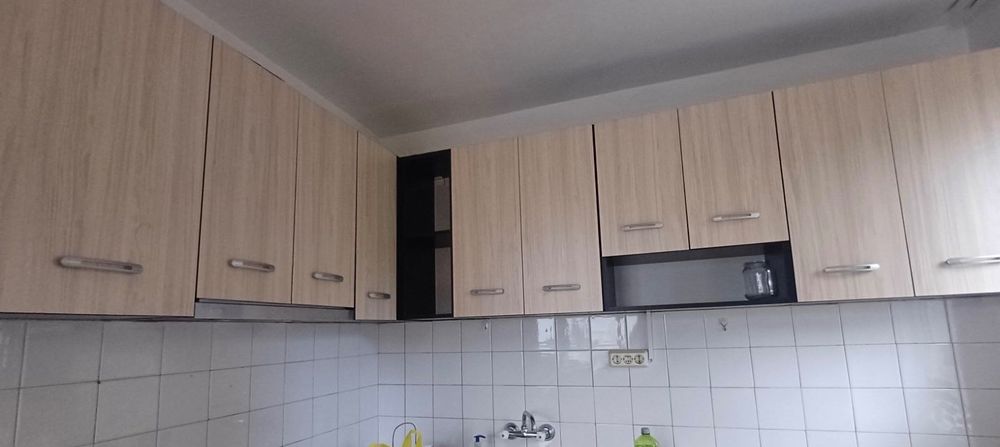 Горни кухненски шкафове с абсорбатор