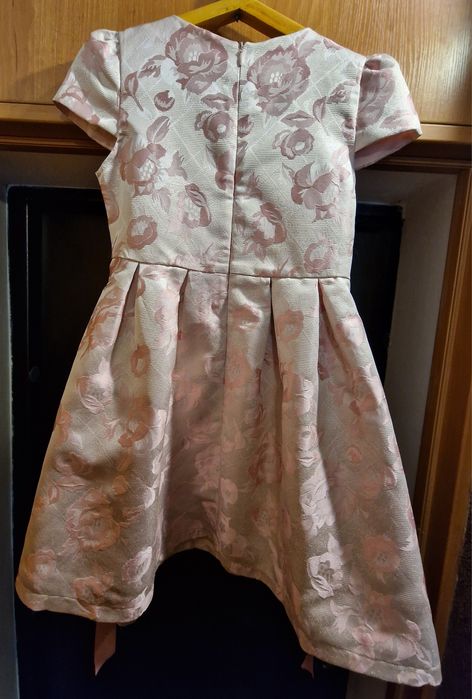 Платье на 6-8 лет