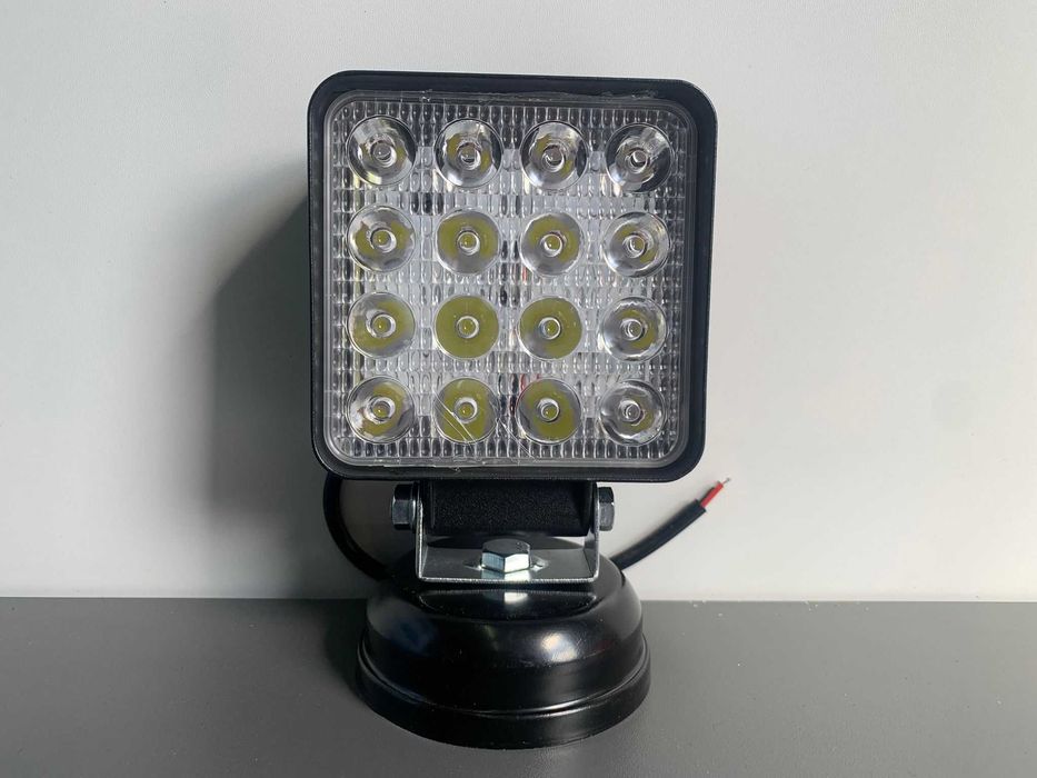 Proiector auto LED 48W patrat, radiator gros 55mm
