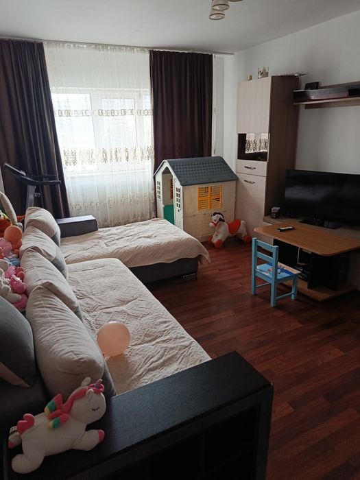 Vând apartament cu 3 camere