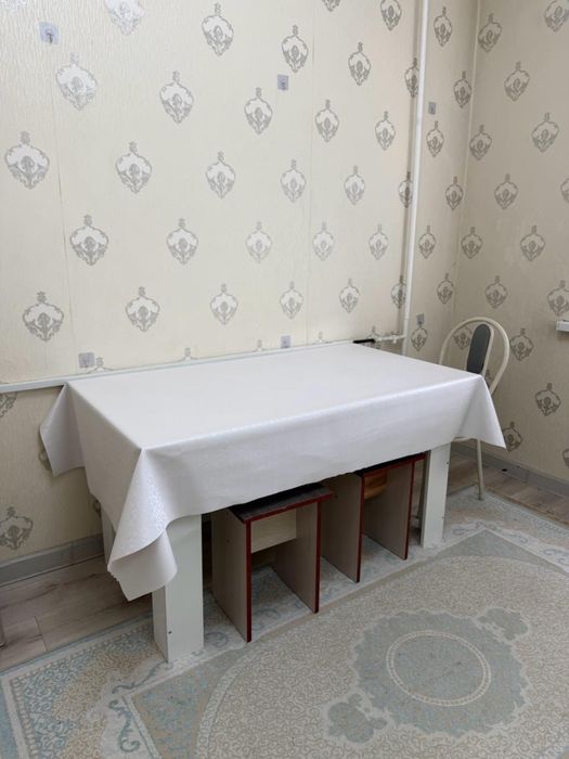 Стол со стульями