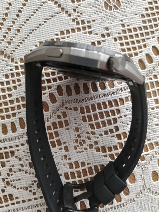 Vând smartwatch Huawei GT 6