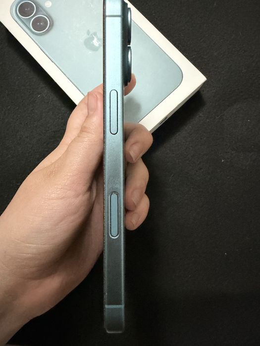 Продам Iphone 16 в отличном состоянии