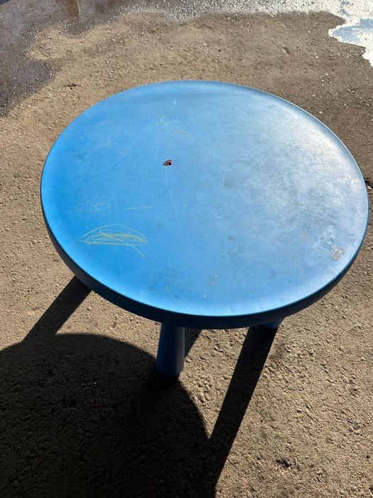 Стол детский ИКЕА ( Маммут)