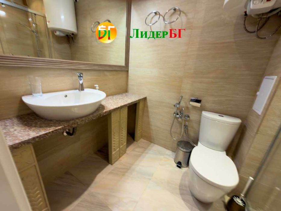 Тристаен апартамент с гледка към басейна в Аргищ Партез