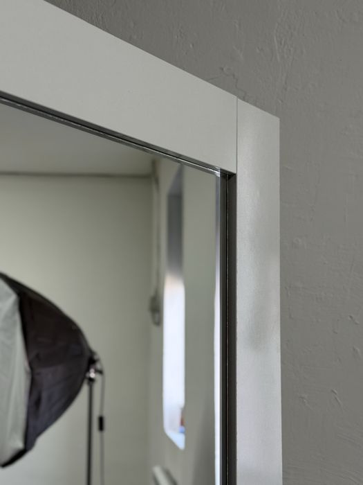 Зеркало на колесиках