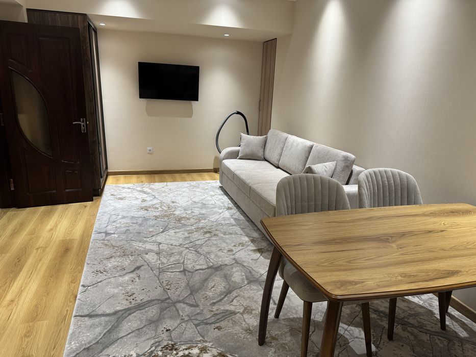 Сдаю свою 2х комнатную квартиру м. Ойбек